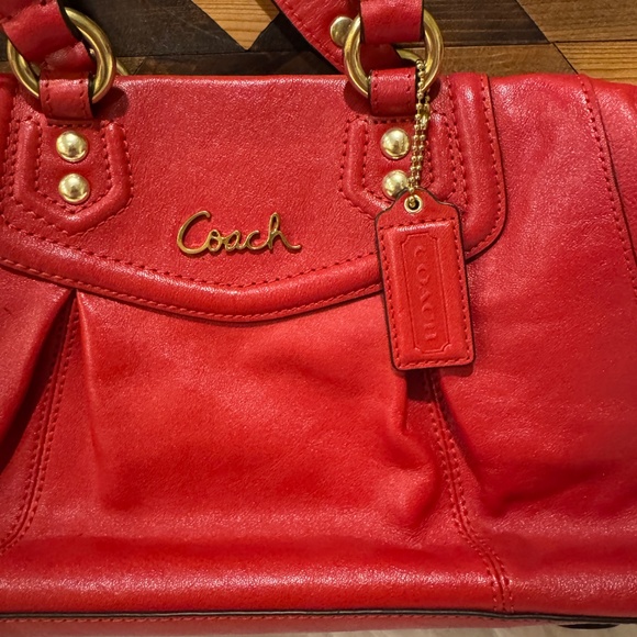 Amazing condition Coach Ashley Leather Satchel Red Bag - Picture 2 of 8